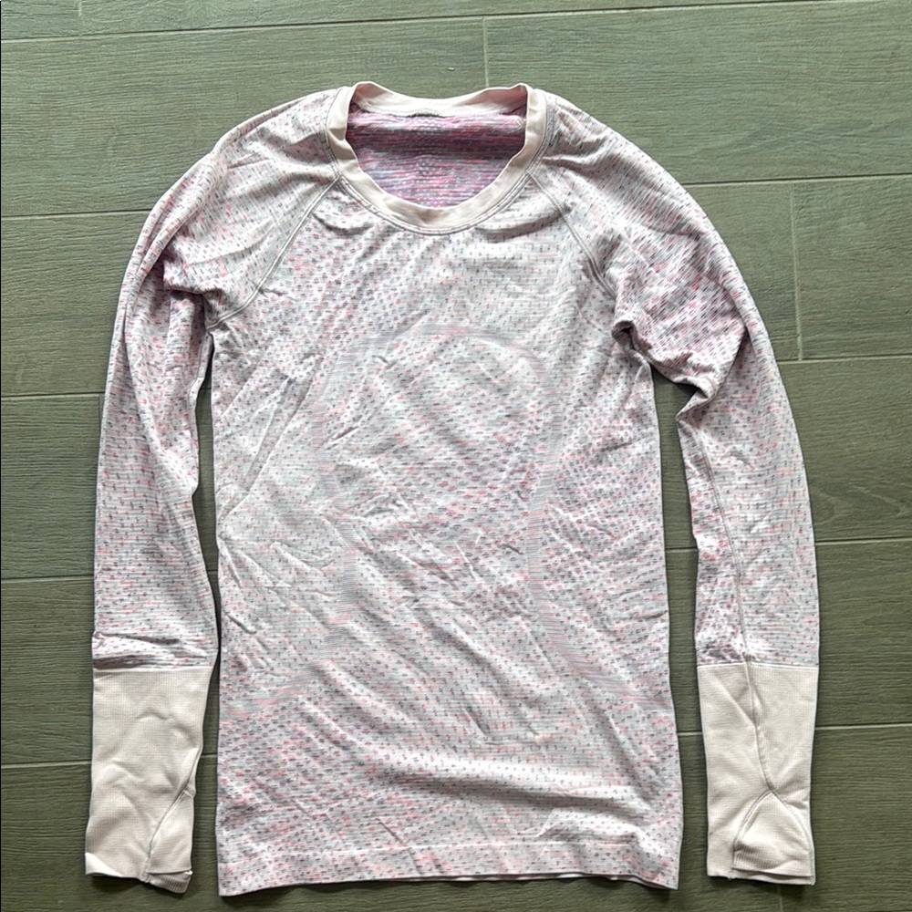 Lululemon Swiftly Tech Long Sleeve- size 6